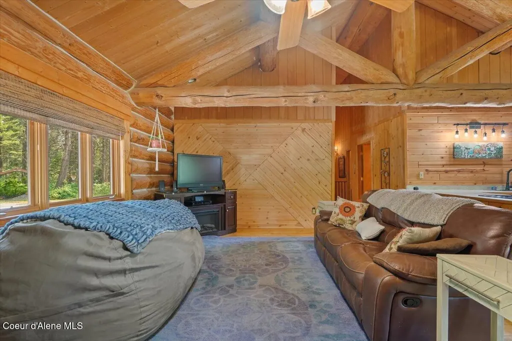 1040 Salee Creek Road Athol ID 83801