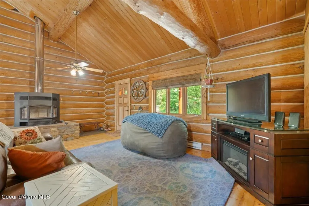 1040 Salee Creek Road Athol ID 83801