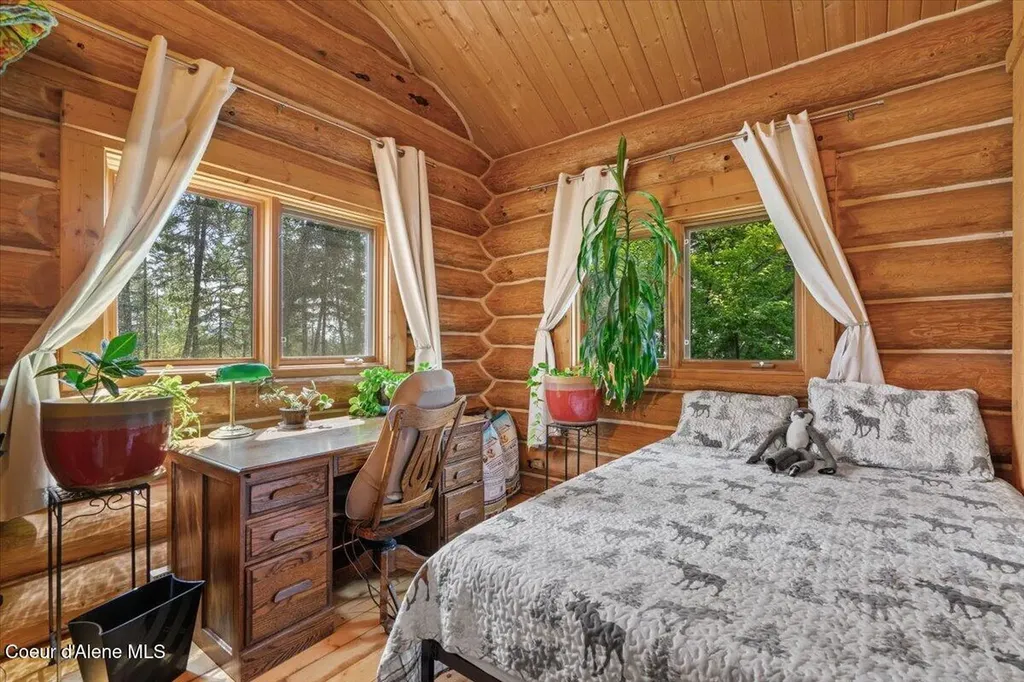 1040 Salee Creek Road Athol ID 83801