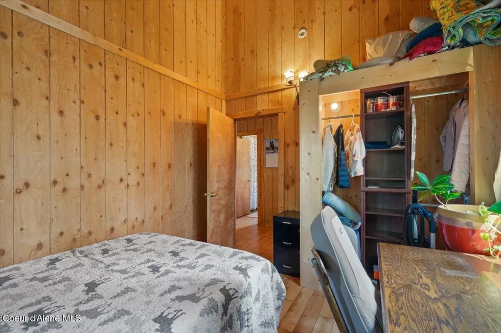 1040 Salee Creek Road Athol ID 83801