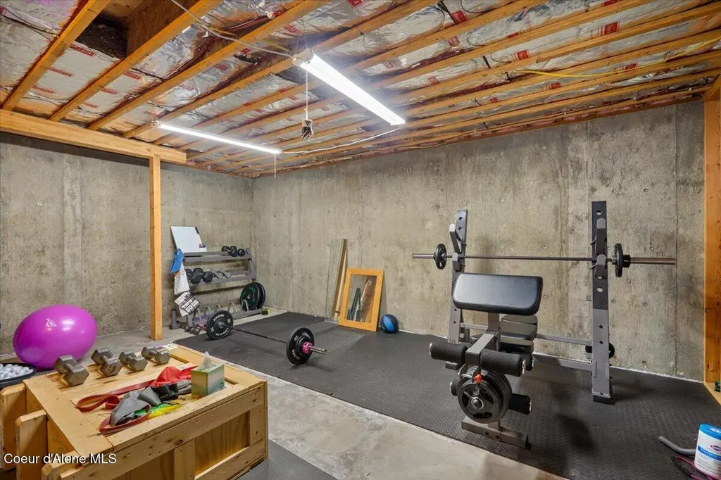 1040 Salee Creek Road Athol ID 83801
