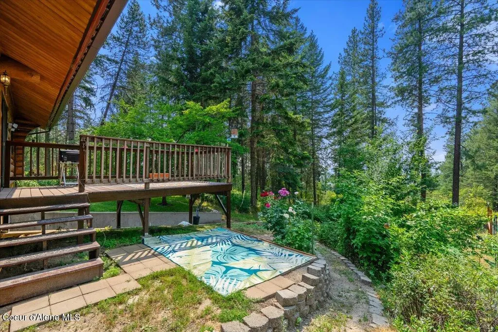 1040 Salee Creek Road Athol ID 83801