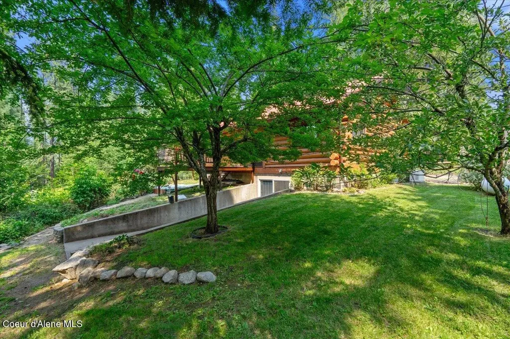 1040 Salee Creek Road Athol ID 83801