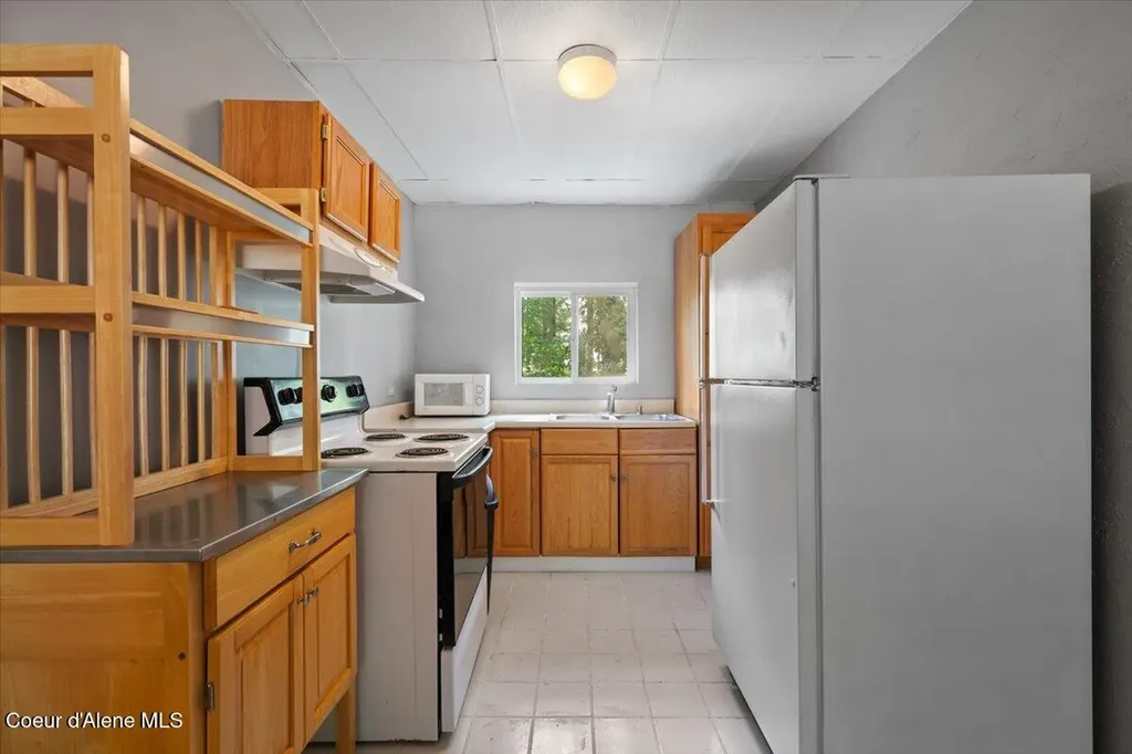 1040 Salee Creek Road Athol ID 83801