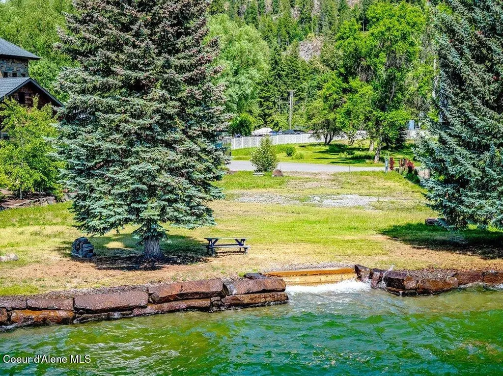 171 Country Road Hope ID 83836