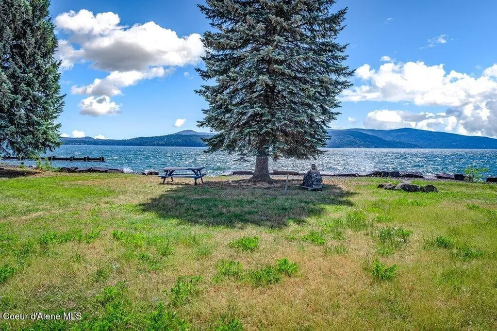 171 Country Road Hope ID 83836