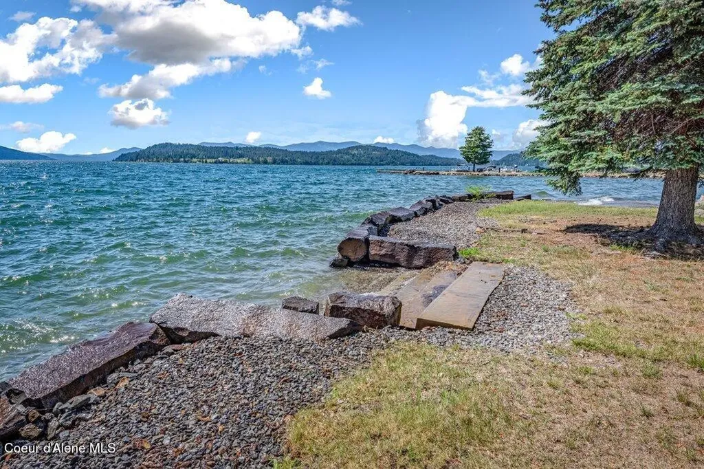171 Country Road Hope ID 83836