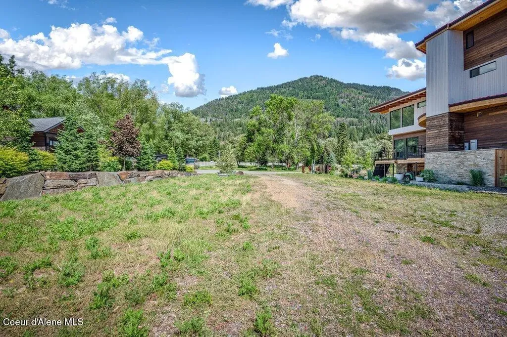 171 Country Road Hope ID 83836