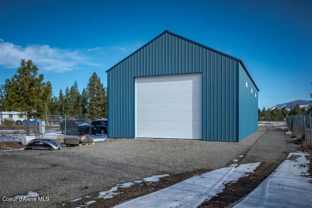 6250 E Menser Avenue Athol ID 83801