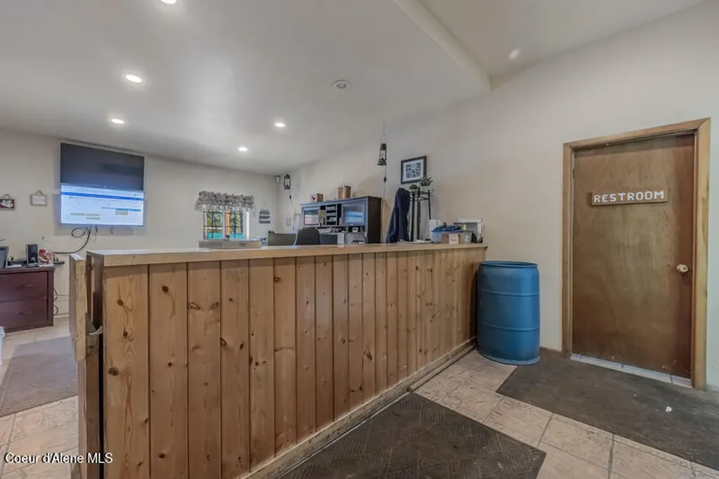 6250 E Menser Avenue Athol ID 83801