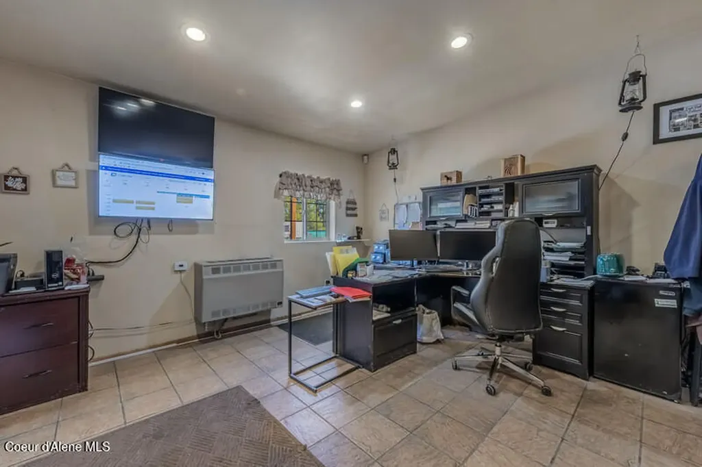 6250 E Menser Avenue Athol ID 83801
