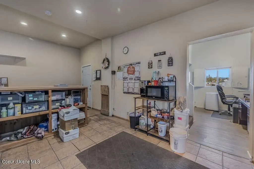 6250 E Menser Avenue Athol ID 83801