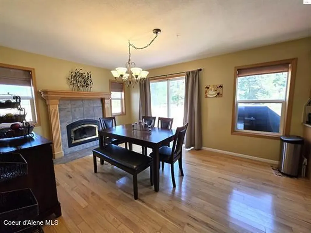 1599 Samuels Road Sandpoint ID 83864