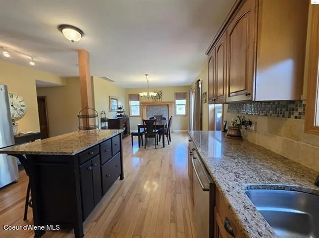 1599 Samuels Road Sandpoint ID 83864