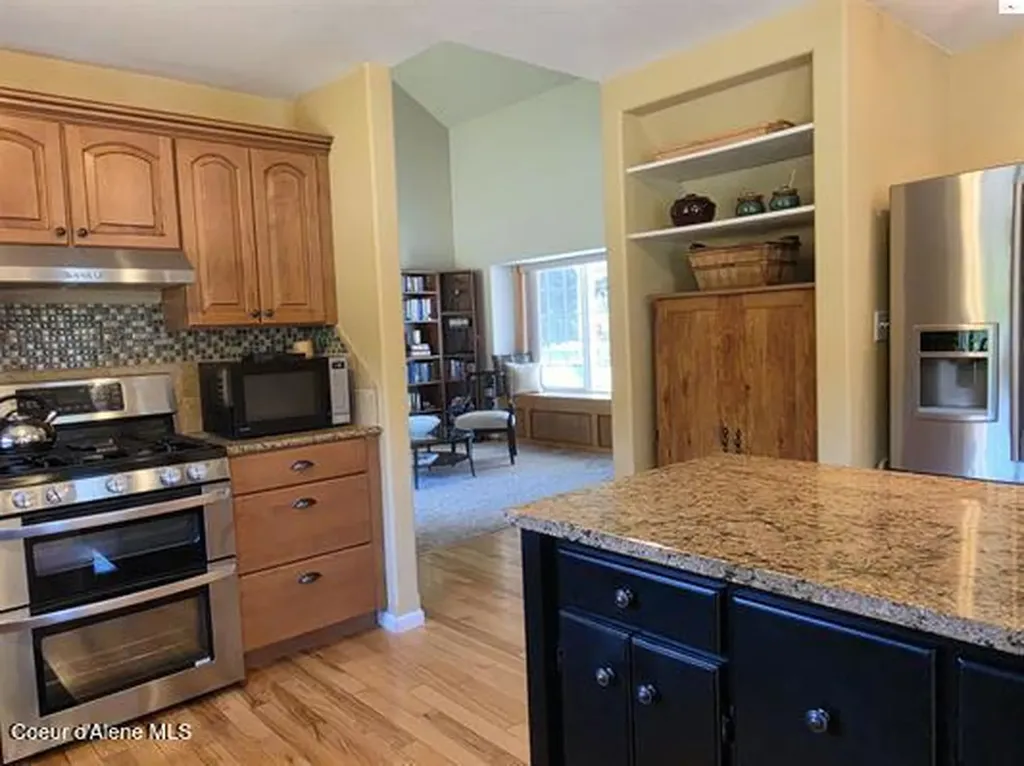 1599 Samuels Road Sandpoint ID 83864