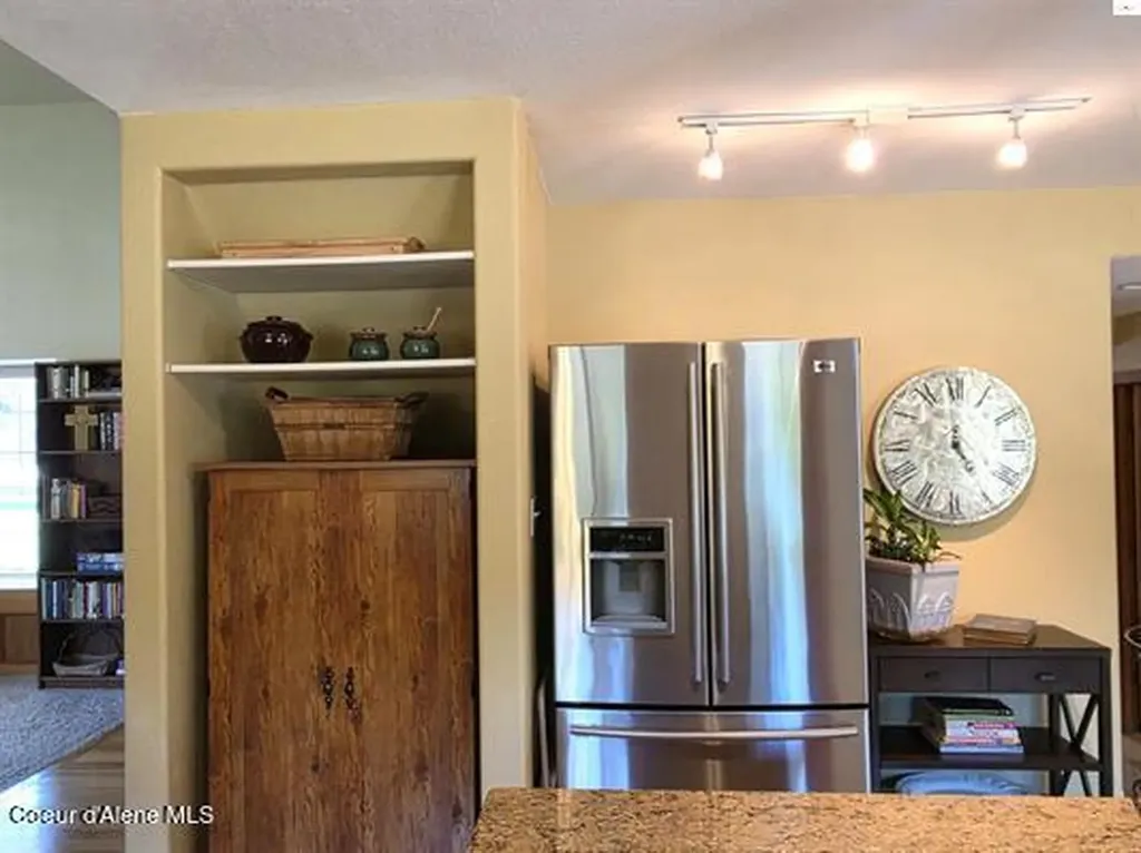 1599 Samuels Road Sandpoint ID 83864