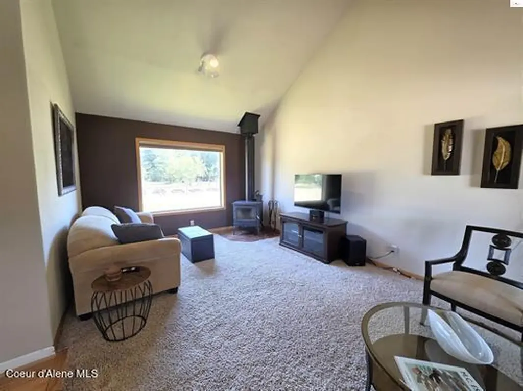 1599 Samuels Road Sandpoint ID 83864