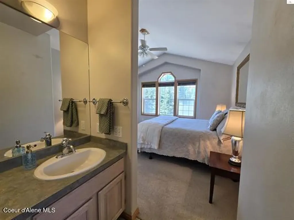 1599 Samuels Road Sandpoint ID 83864