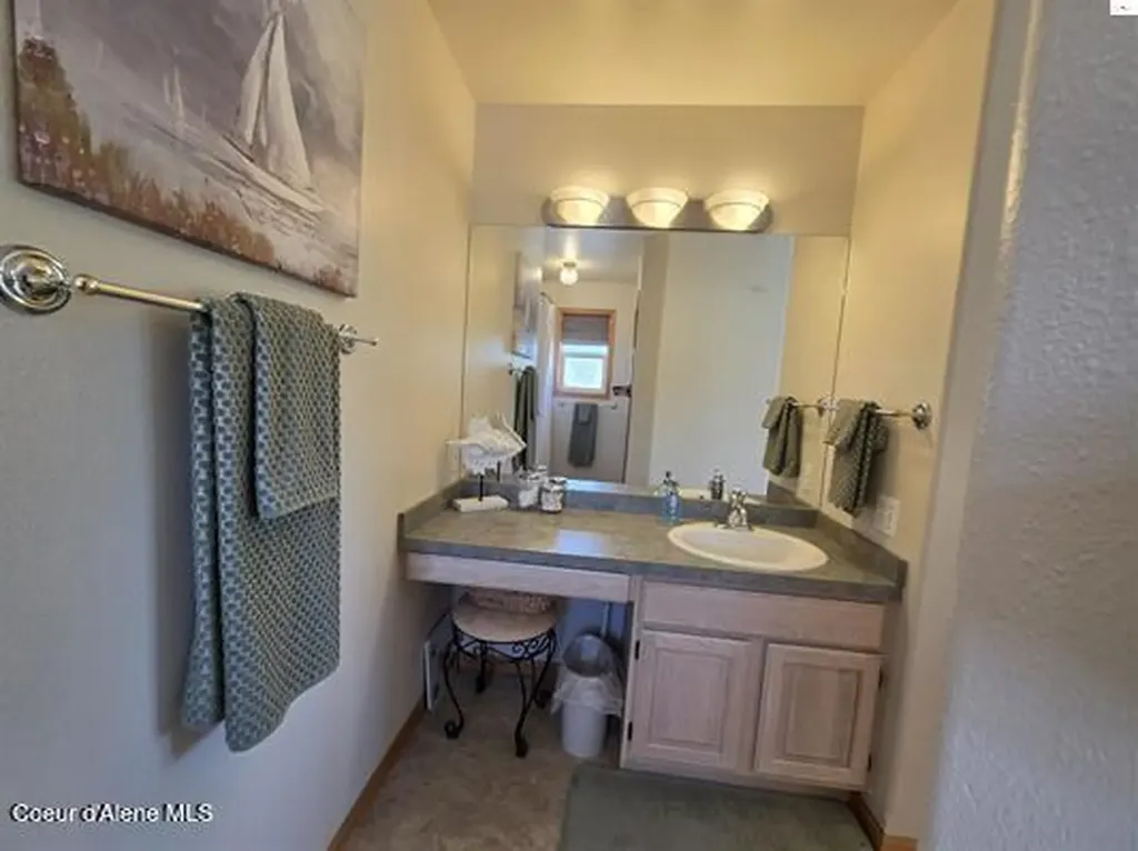 1599 Samuels Road Sandpoint ID 83864