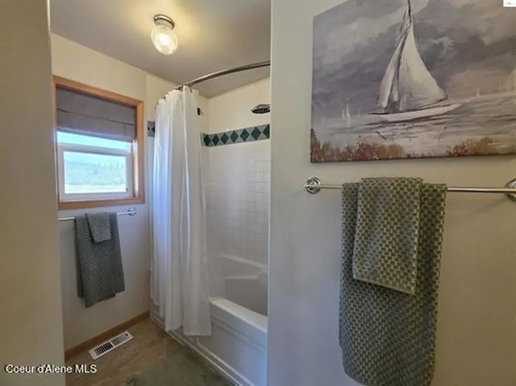 1599 Samuels Road Sandpoint ID 83864
