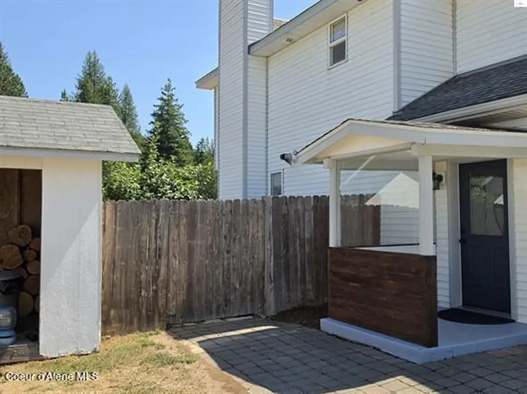 1599 Samuels Road Sandpoint ID 83864