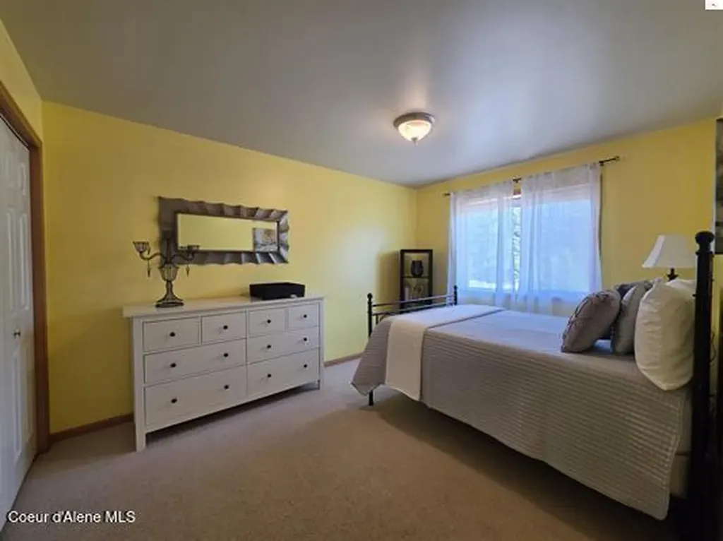 1599 Samuels Road Sandpoint ID 83864
