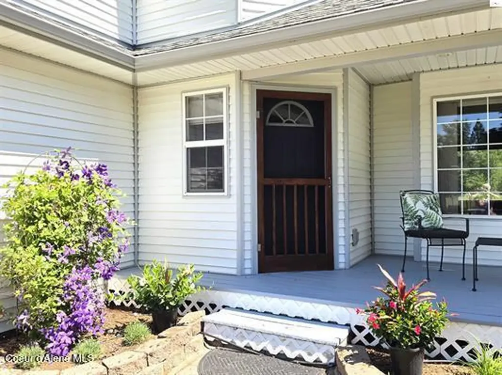 1599 Samuels Road Sandpoint ID 83864