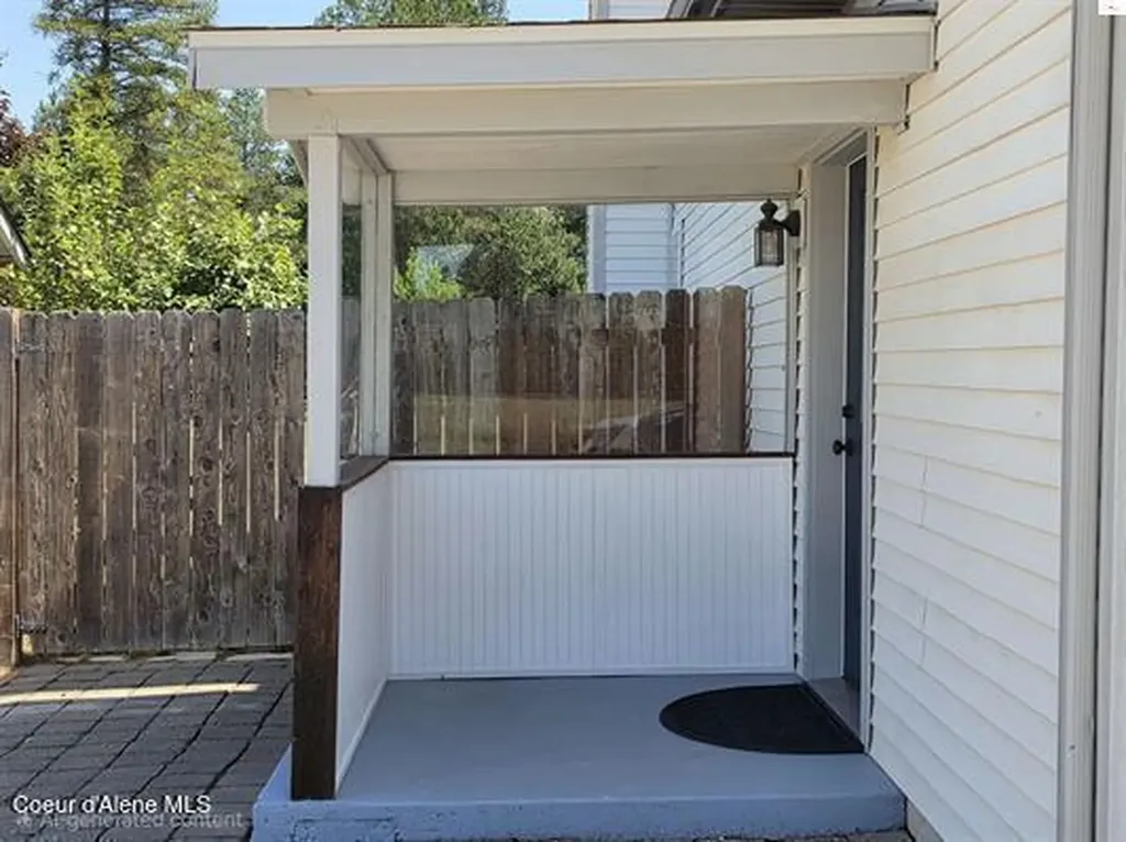 1599 Samuels Road Sandpoint ID 83864