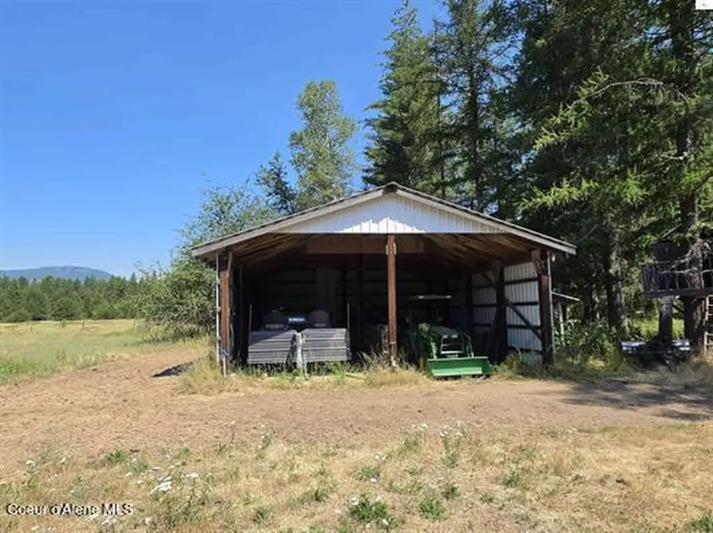 1599 Samuels Road Sandpoint ID 83864