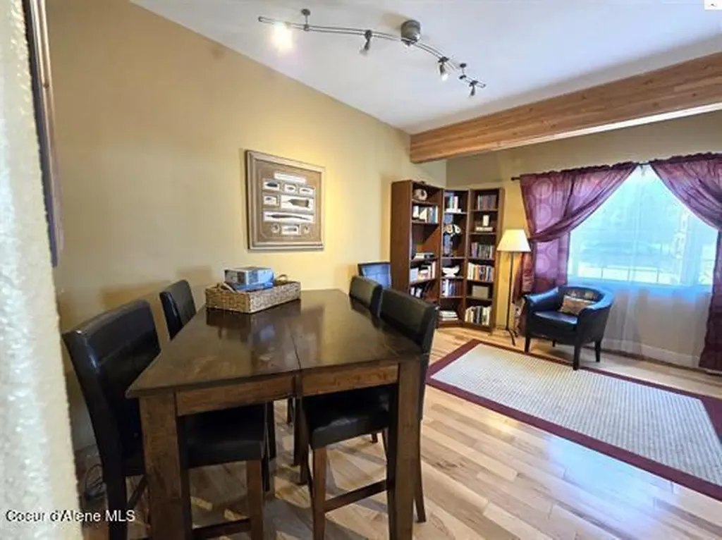 1599 Samuels Road Sandpoint ID 83864