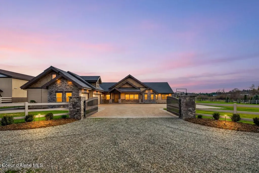 3358 E Leebowe Court Hayden ID 83835
