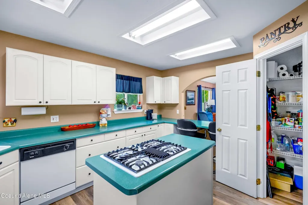 221 Schell Road Sagle ID 83860
