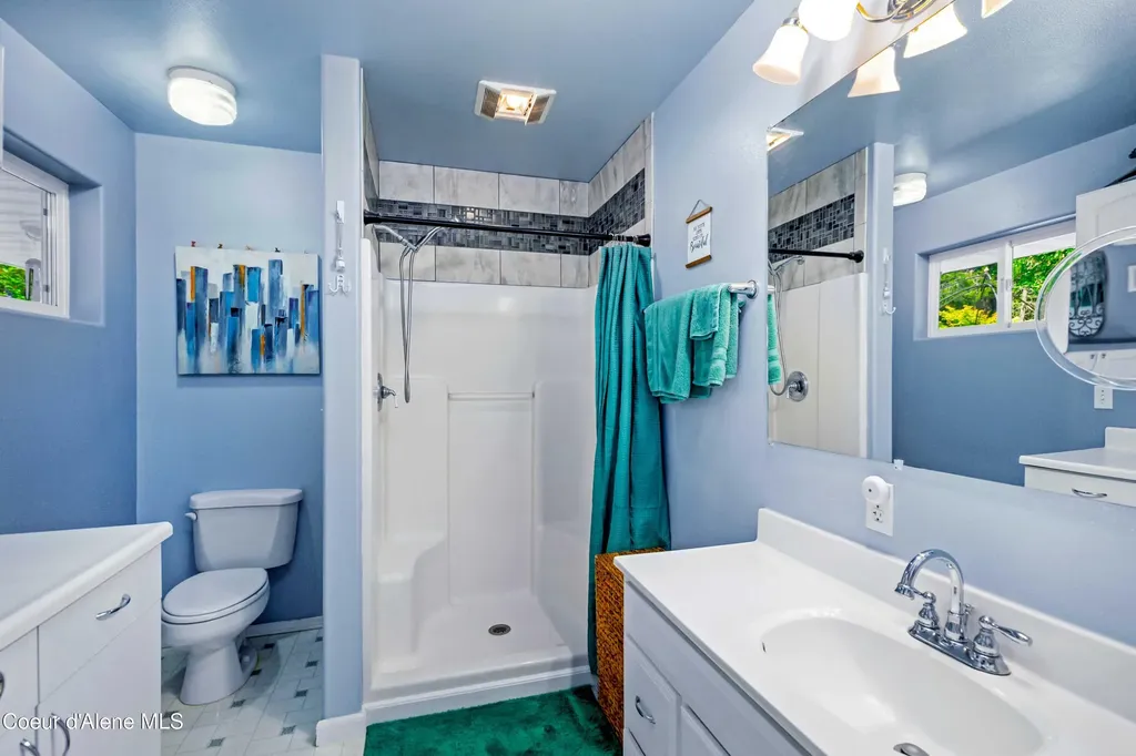 221 Schell Road Sagle ID 83860