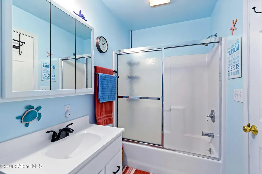 221 Schell Road Sagle ID 83860