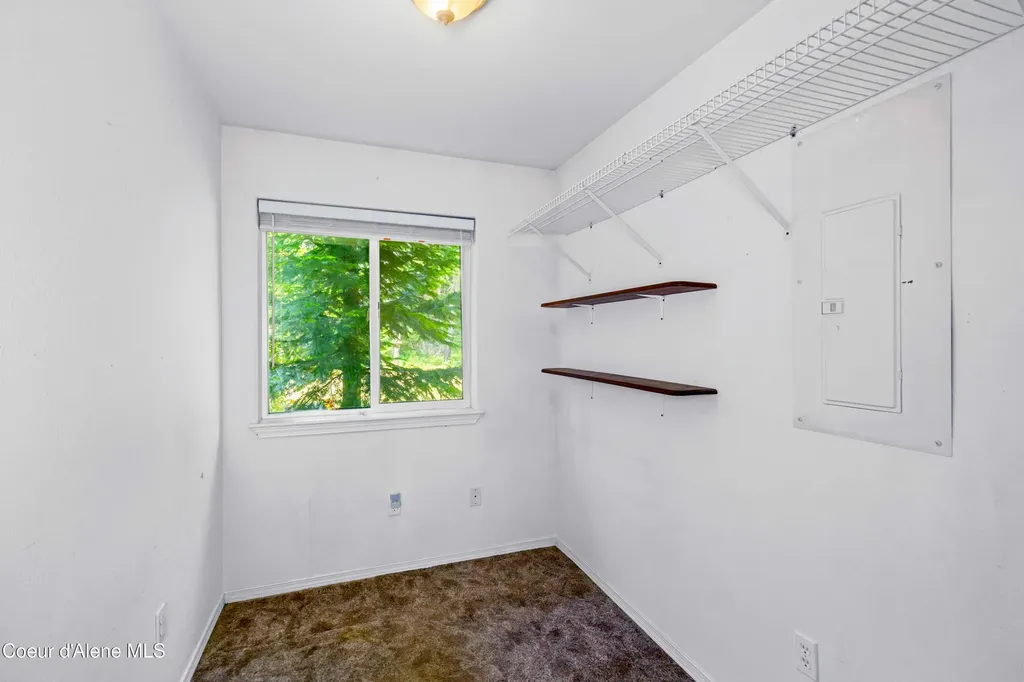 221 Schell Road Sagle ID 83860