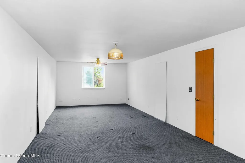 221 Schell Road Sagle ID 83860