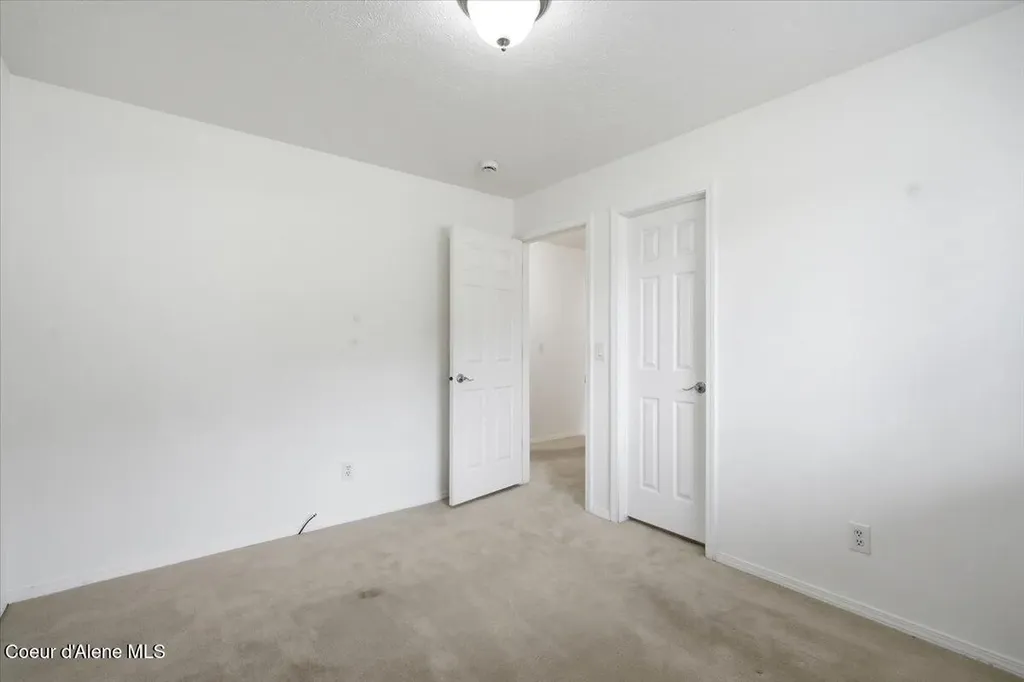 8479 N Summerfield Loop Hayden ID 83835