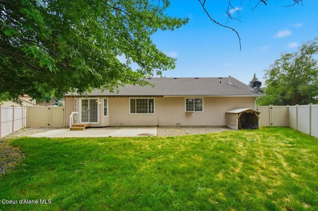 8479 N Summerfield Loop Hayden ID 83835