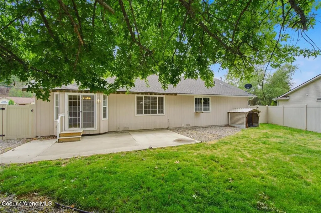 8479 N Summerfield Loop Hayden ID 83835
