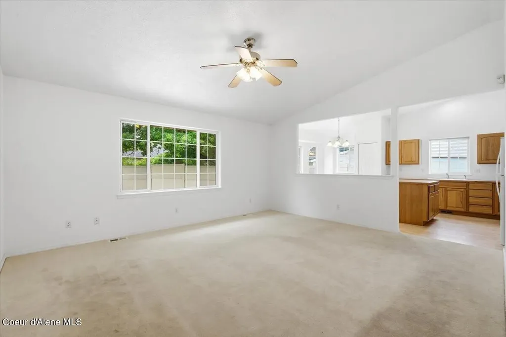 8479 N Summerfield Loop Hayden ID 83835