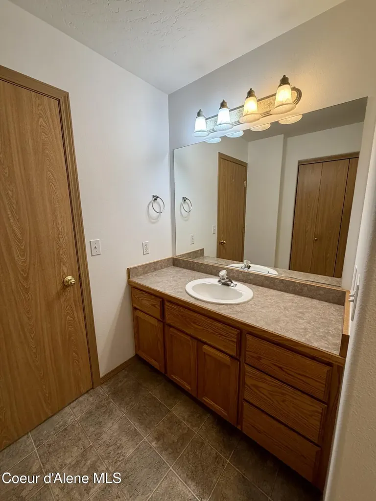 1107 W Woodlawn Drive Hayden ID 83835