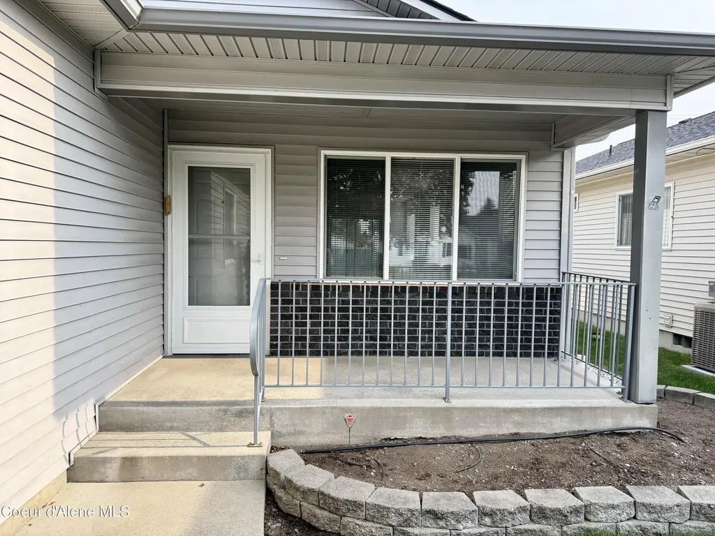 1107 W Woodlawn Drive Hayden ID 83835