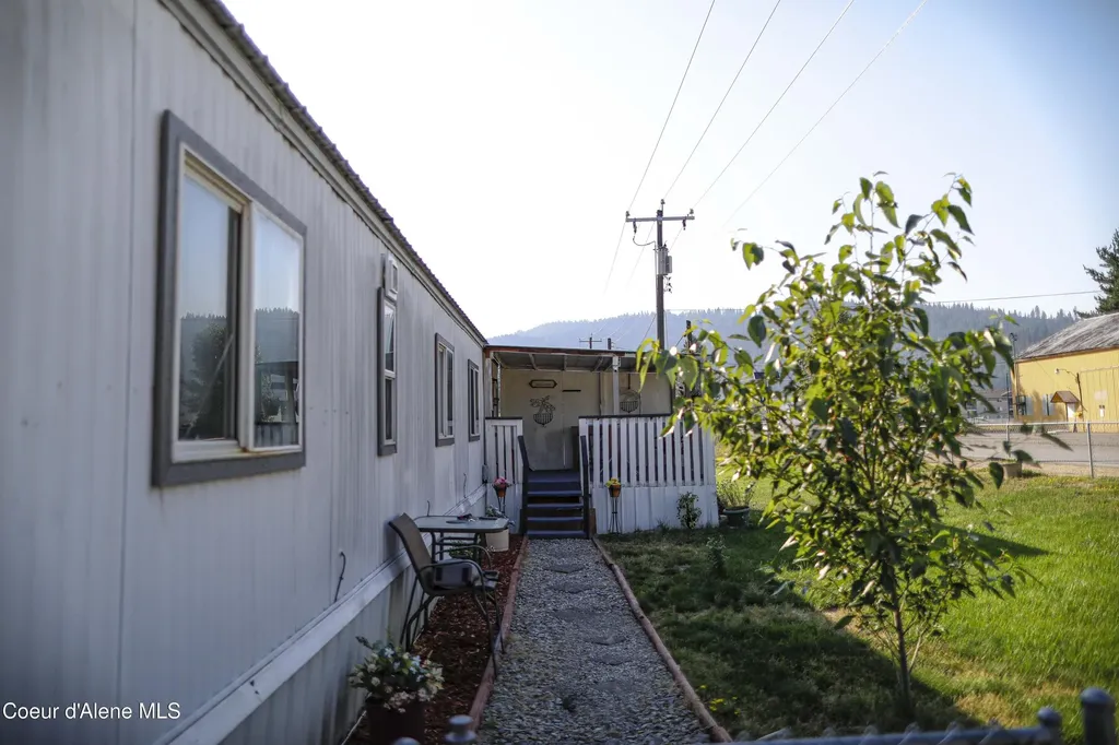 50 S Breeden Avenue Smelterville ID 83868