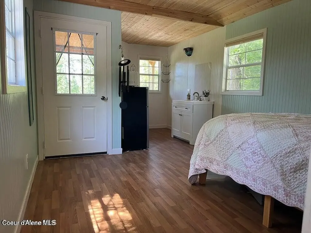 191 Sunset View Lane Hope ID 83836