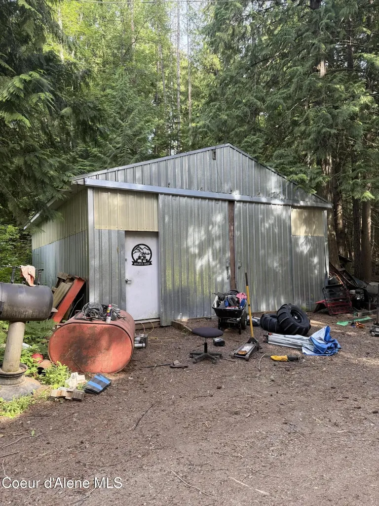 113 Bear Hill Road Clark Fork ID 83811