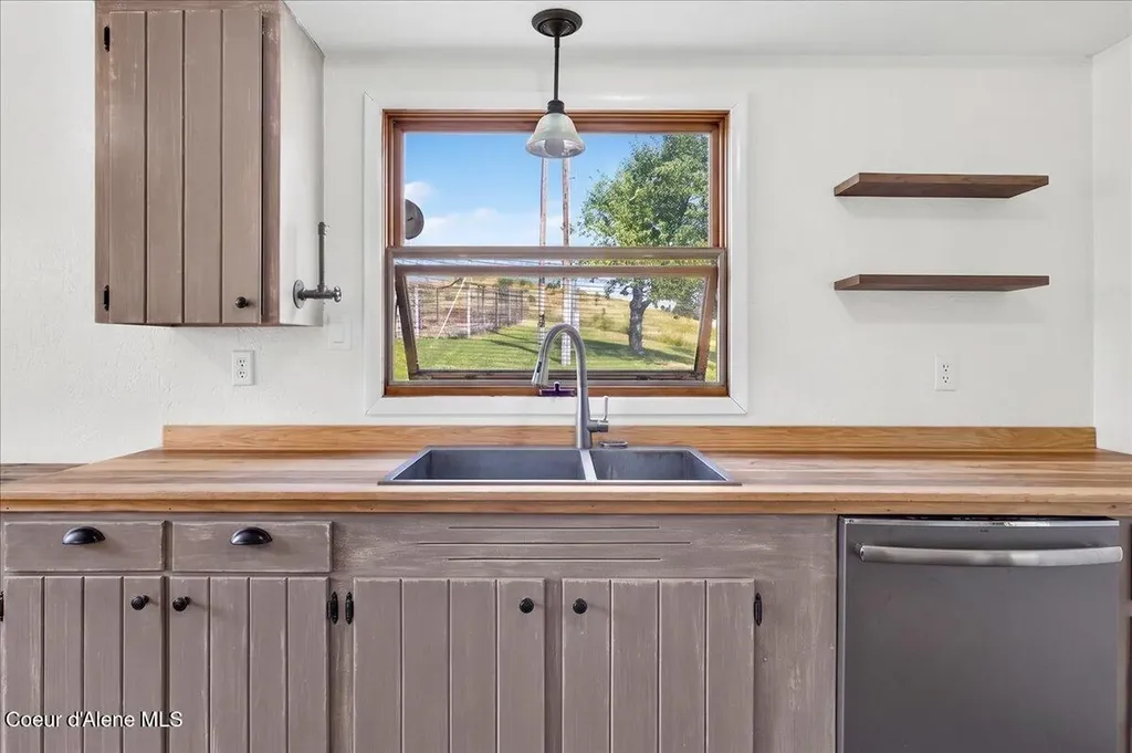 1071 Reynolds Road Princeton ID 83857