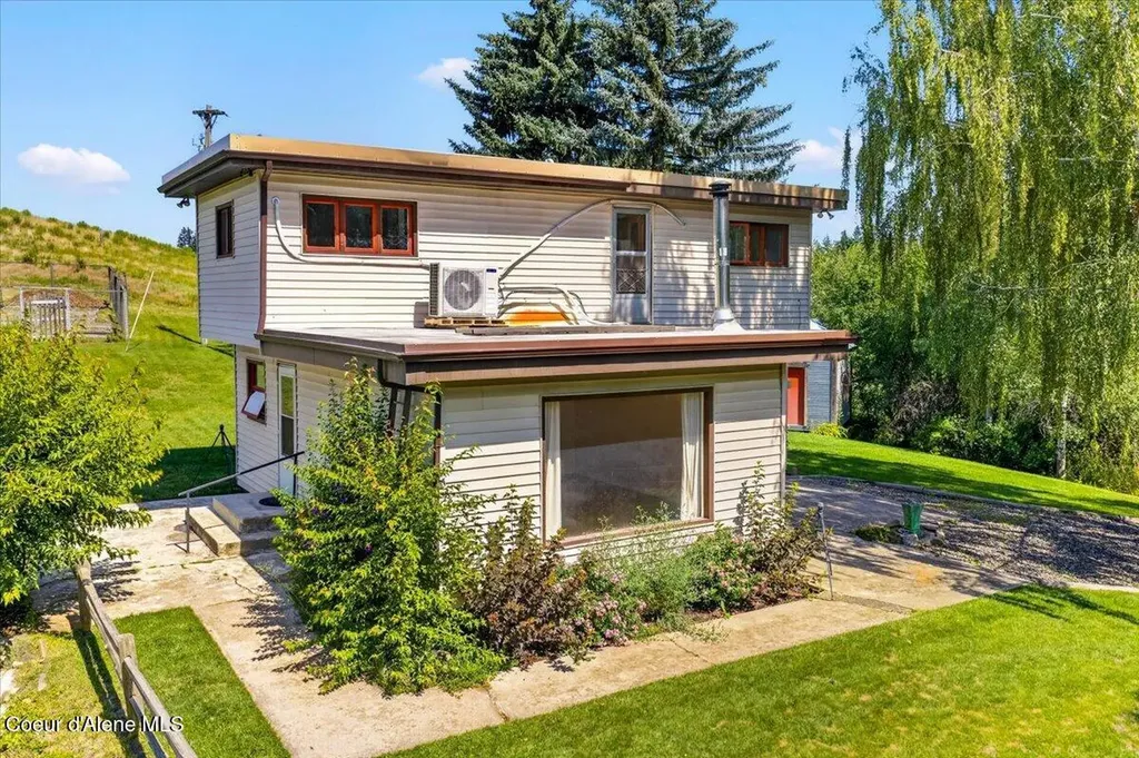 1071 Reynolds Road Princeton ID 83857