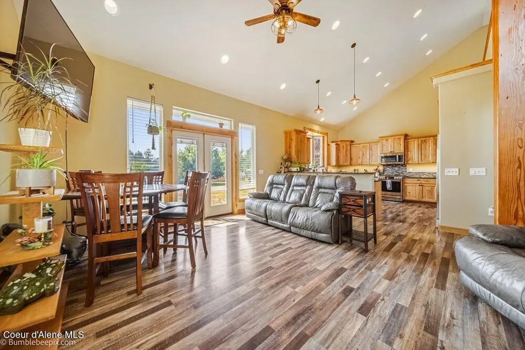 5950 E Colin Drive Athol ID 83801