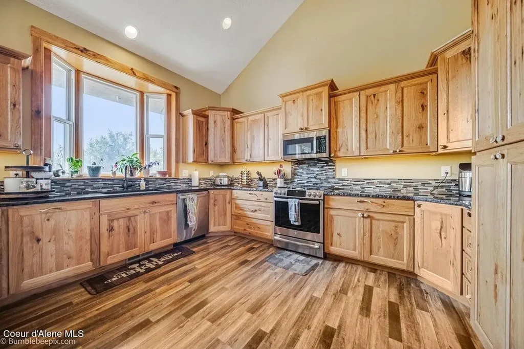 5950 E Colin Drive Athol ID 83801