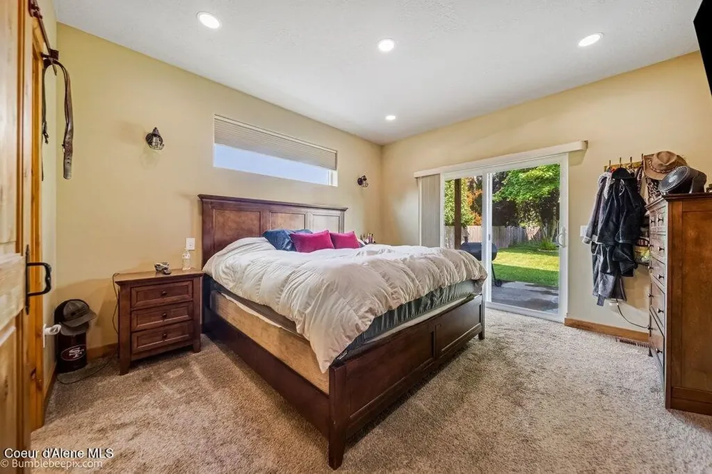5950 E Colin Drive Athol ID 83801